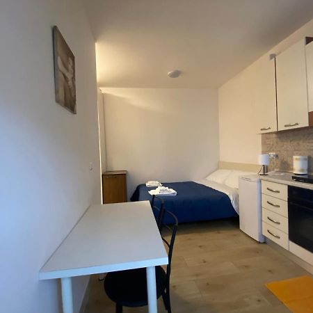 Mini Loft - Bari Centro - A Due Passi Dal Mare Apartment Exterior foto
